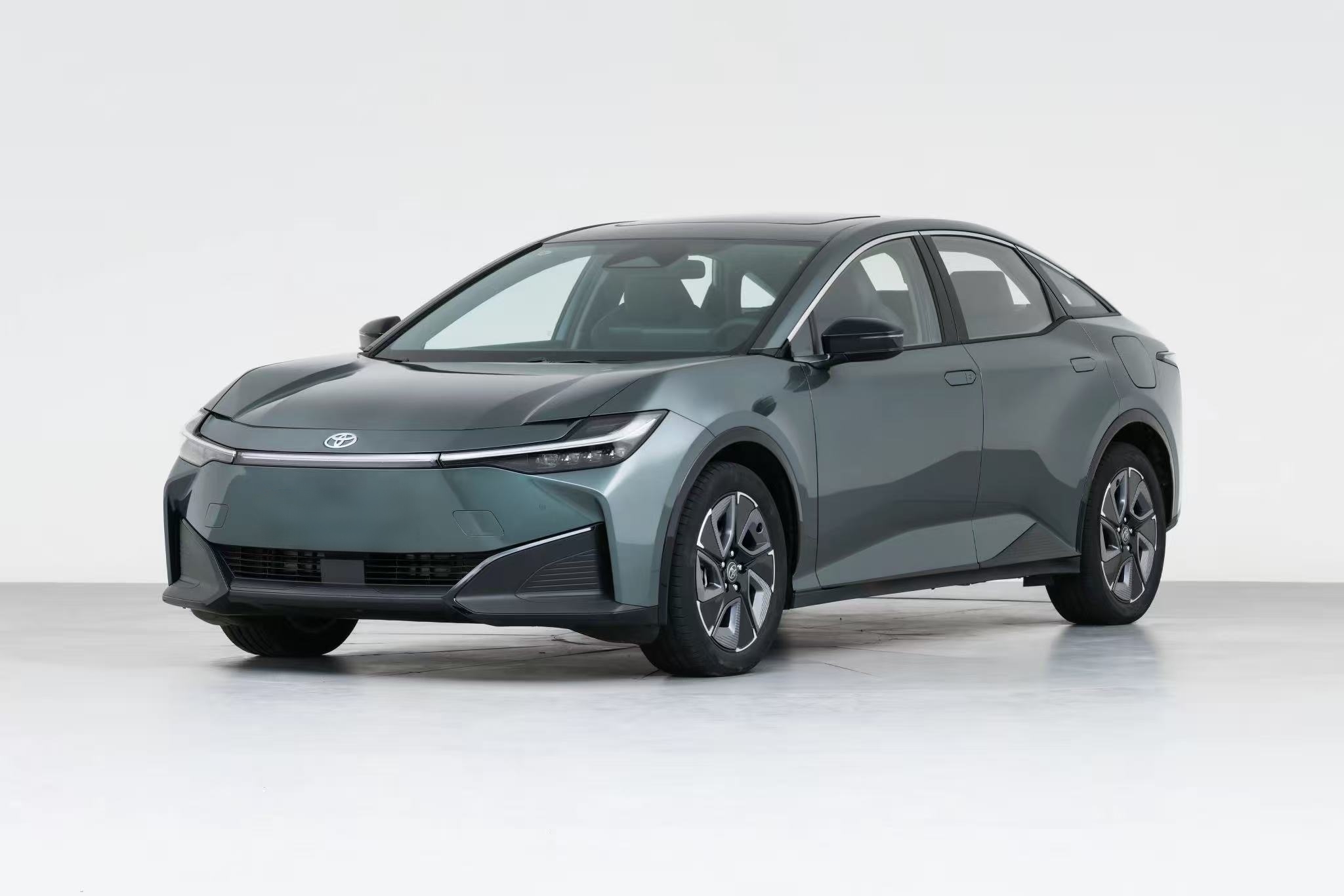 Toyota BZ3