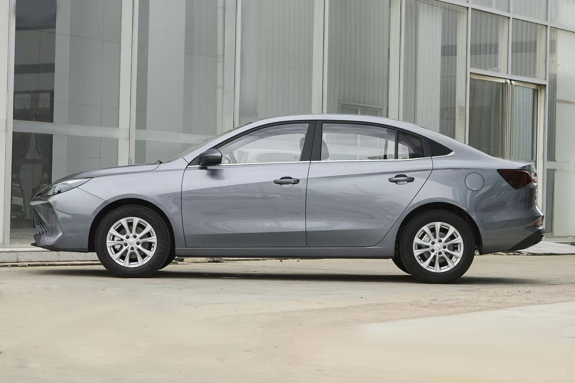 ROEWE i5