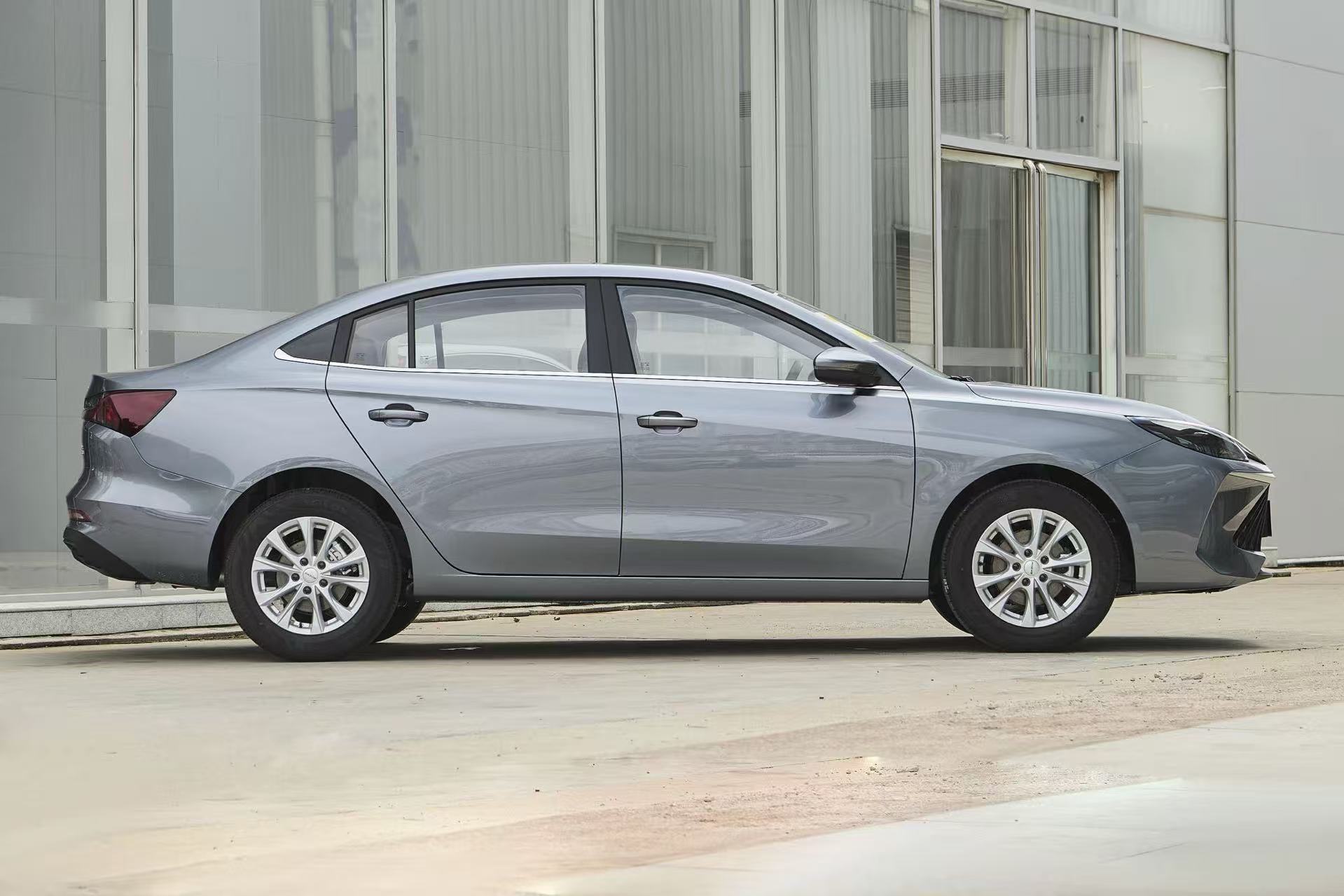 ROEWE i5